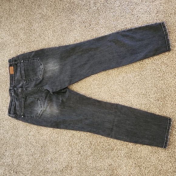 Judy Blue Jeans - Picture 11 of 11